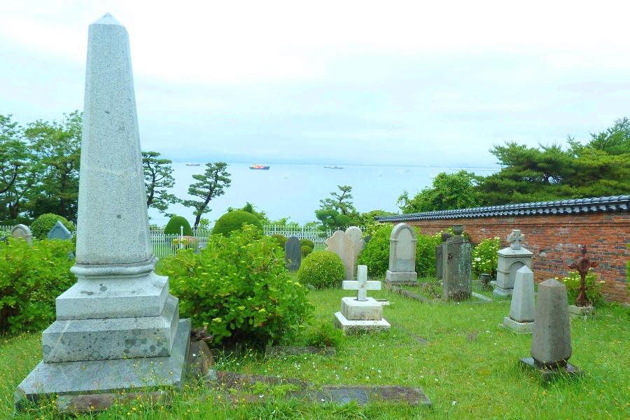 北海道 函館の外国人墓地の写真