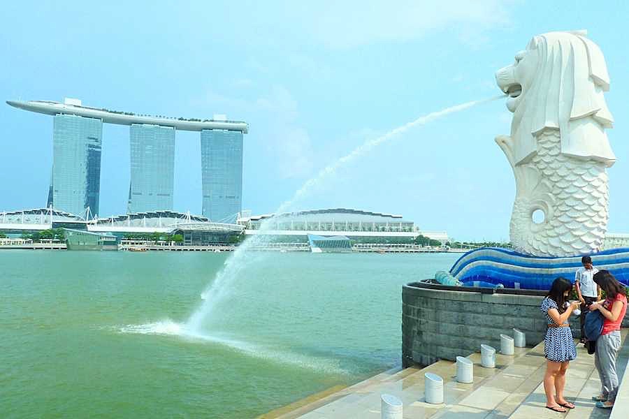 マーライオン像とマリーナベイサンズ@シンガポール観光/写真