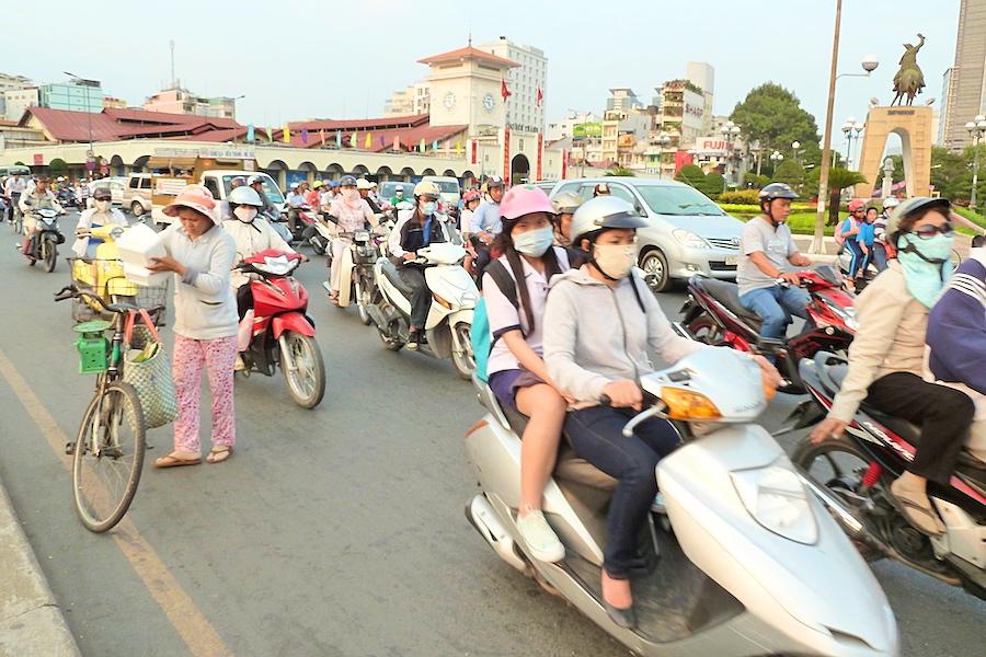 ホーチミンの交通渋滞@ベトナム観光/写真