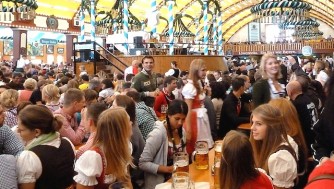 ドイツ旅行!ミュンヘンのビール祭りオクトーバーフェストの雰囲気を写真動画で紹介