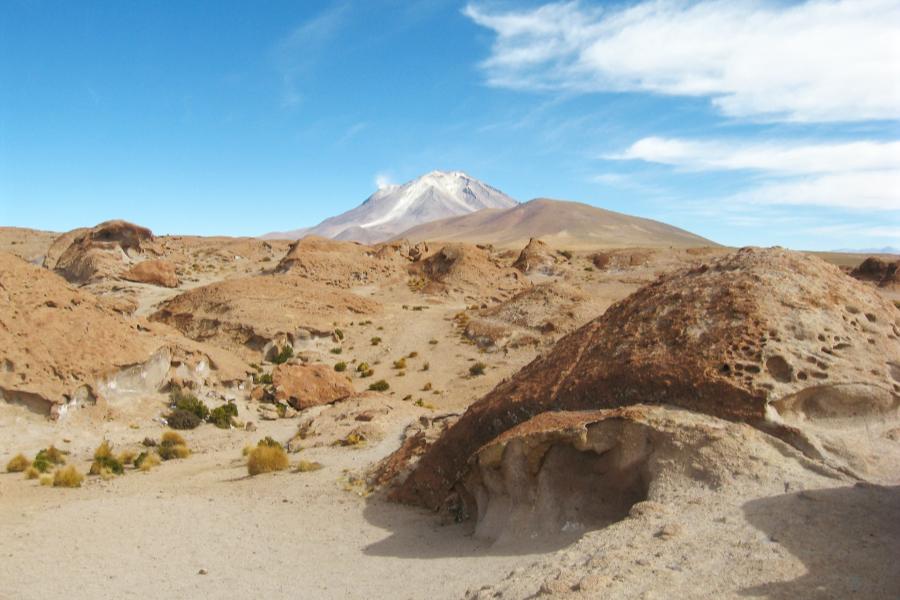 観光オリャゲ火山展望台(Mirador Volcán Ollagüe)(標高4150m)(観光15分)の写真