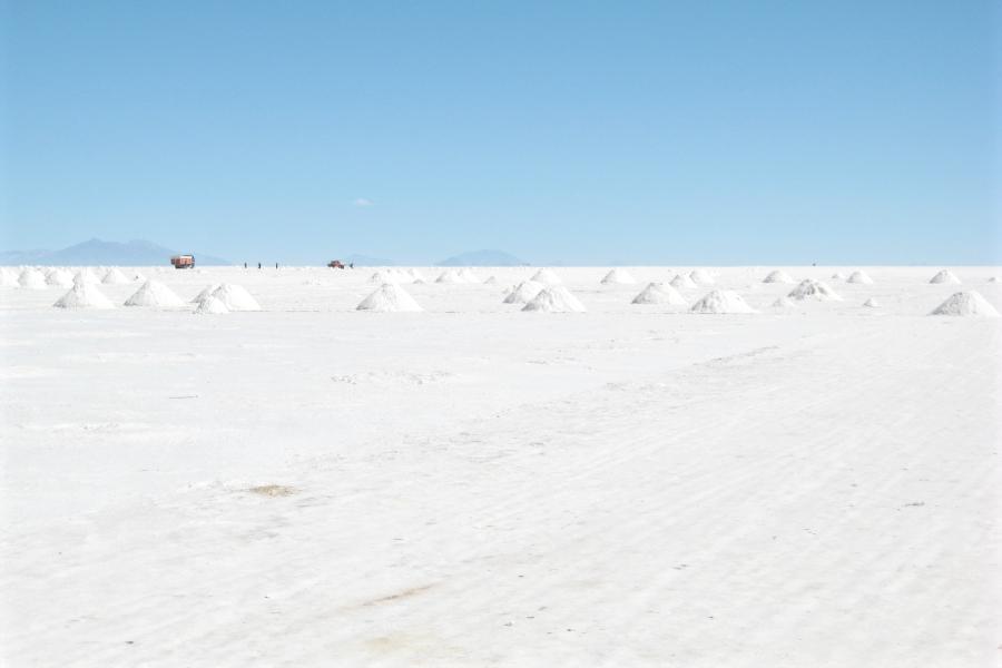 観光ウユニ塩湖/塩原(Salar de Uyuni)(ランチ込み観光5時間)(標高3700m)の写真