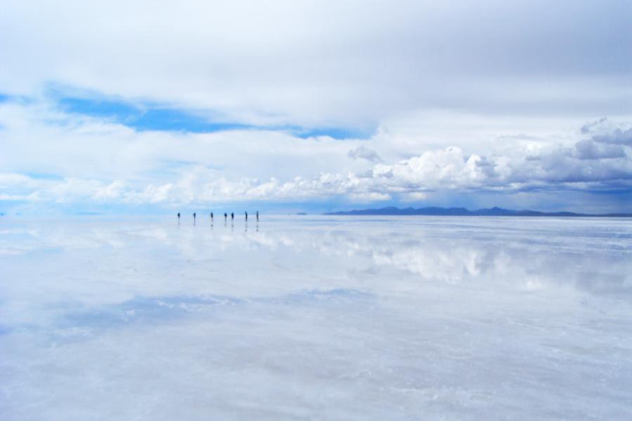 観光ウユニ塩湖/塩原(Salar de Uyuni)(ランチ込み観光5時間)(標高3700m)の写真