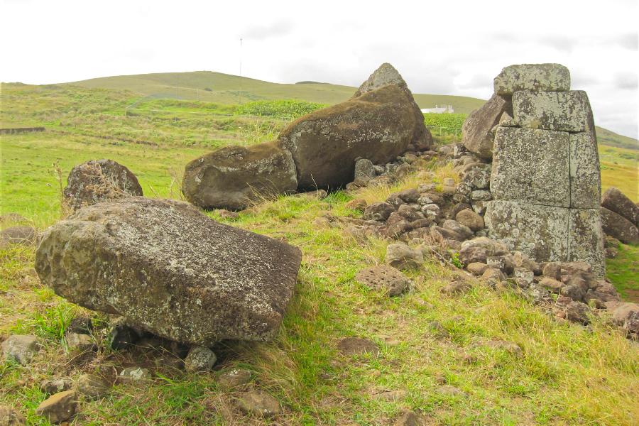 観光世界遺産アフ･ビナプ(Ahu Vinapu)(観光30分)の写真11