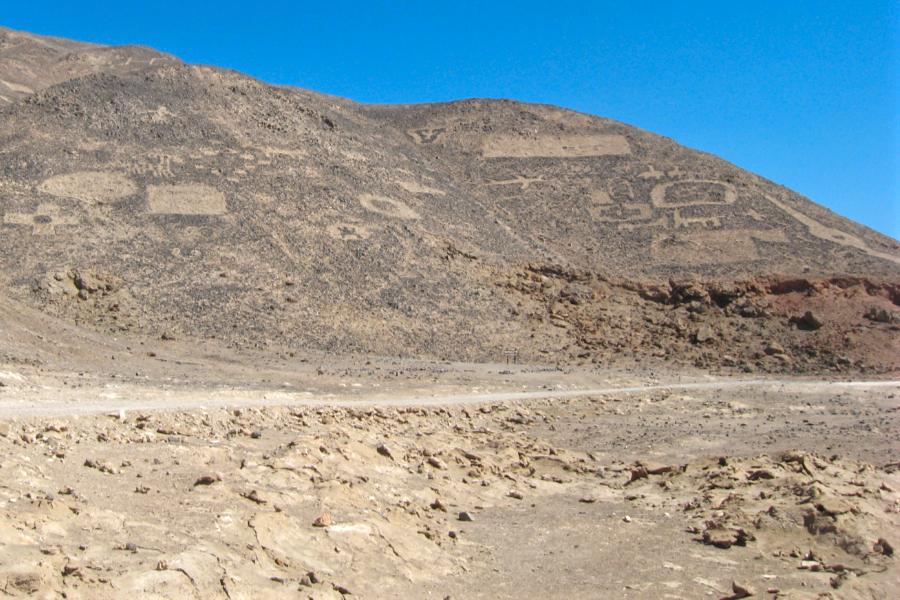 観光遺産候補ピンタードス(Pintados)の地上絵遺跡(観光40分)の写真