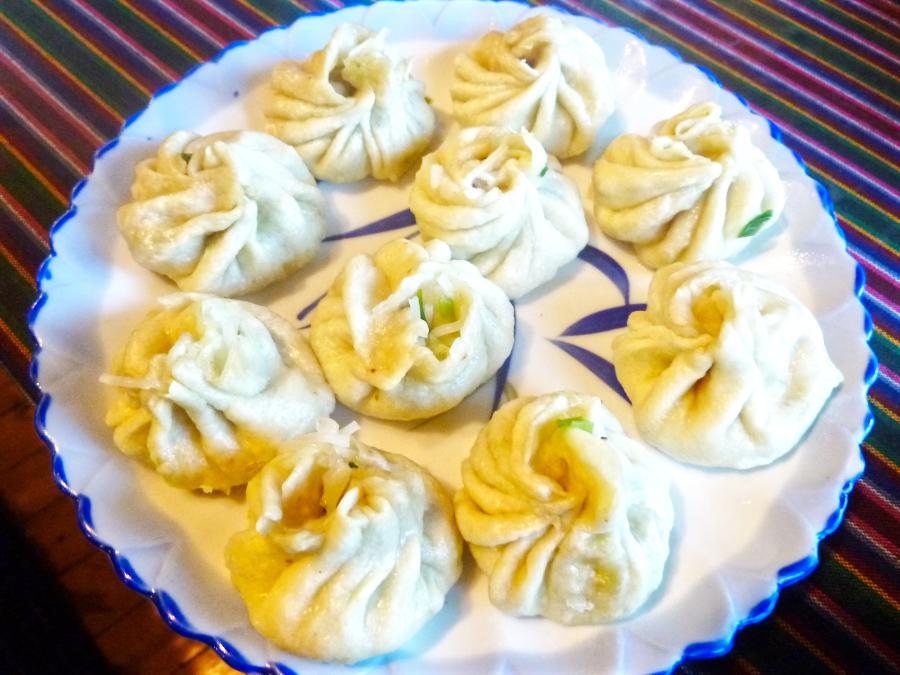 シャングリラでのチベット料理と中華料理の写真