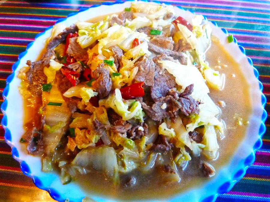 シャングリラでのチベット料理と中華料理の写真