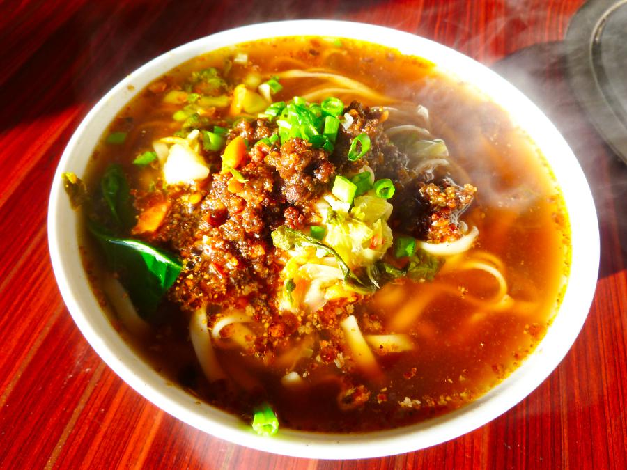 シャングリラでのチベット料理と中華料理の写真