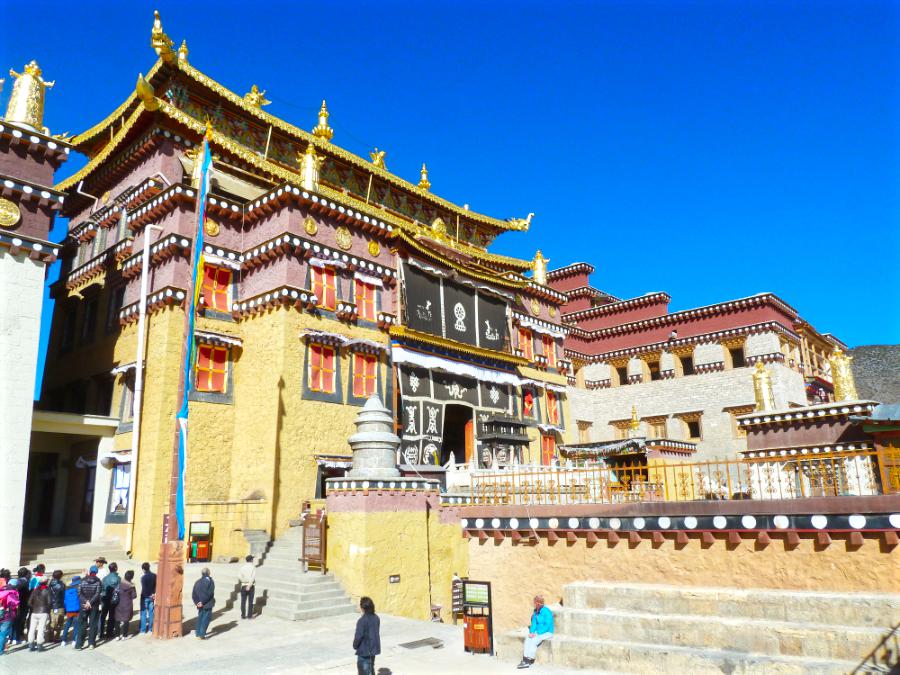 観光香格里拉(シャングリラ)(標高3160m)(観光7時間)の写真