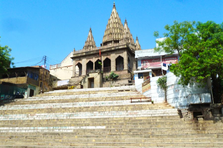 観光(1)アッシーガート(Assi),(2)ガンガーマハル1(Ganga Mahal 1)の写真