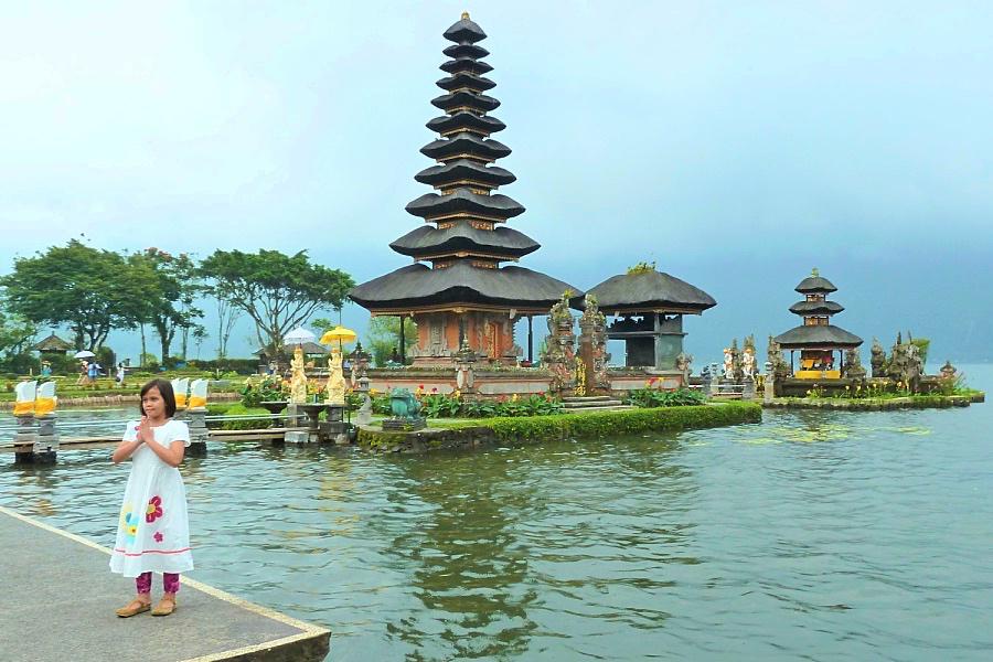 バリ島のタナロット寺院/ブサキ寺院/コピルワック/伝統芸能@観光/インドネシア写真