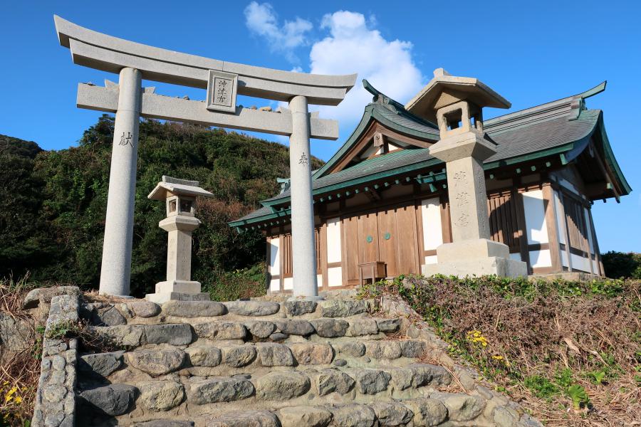 観光世界遺産大島の宗像大社 沖津宮遥拝所(むなかたたいしゃ おきつみや ようはいしょ)(観光12分)の写真