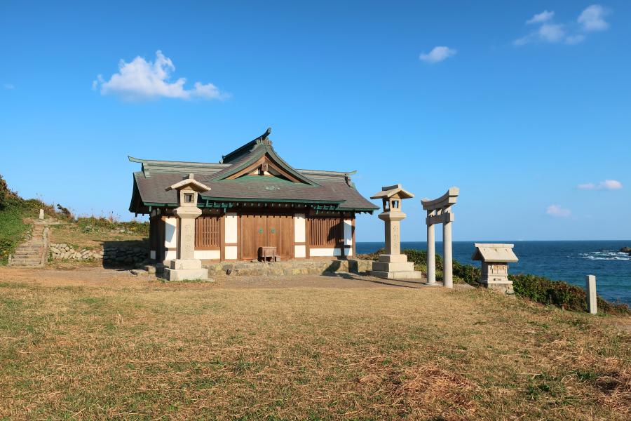 観光世界遺産大島の宗像大社 沖津宮遥拝所(むなかたたいしゃ おきつみや ようはいしょ)(観光12分)の写真