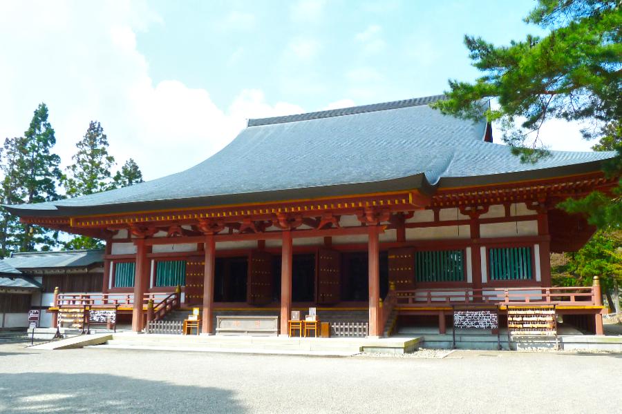 世界遺産 平泉の毛越寺の本堂の写真