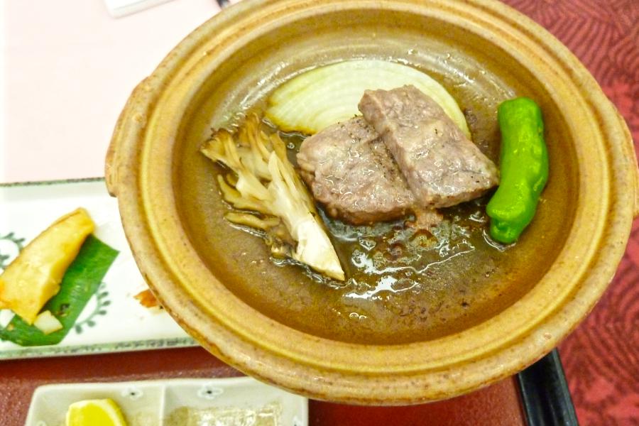 一ノ関のホテル「厳美渓温泉 滝の湯 いつくし園」の夕食の写真