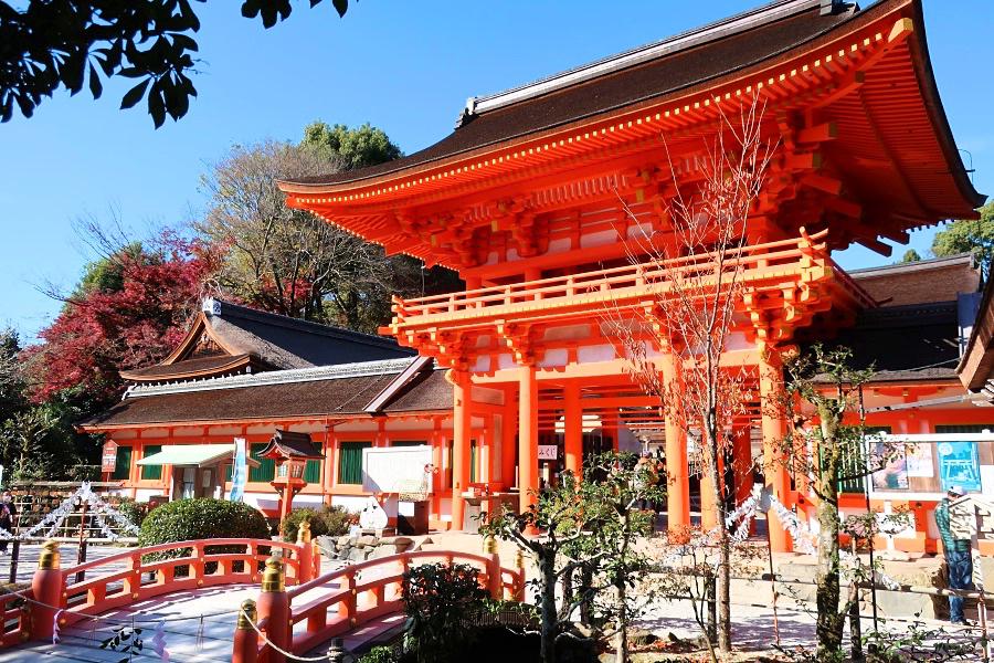 世界遺産 京都の上賀茂神社の桜門の観光写真@京都旅行