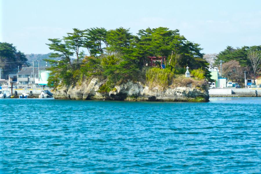 塩竈の籬が島の曲木神社の写真