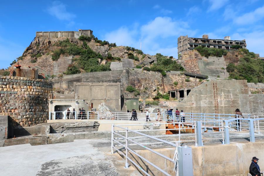 観光世界遺産軍艦島/端島炭鉱(はしま たんこう)(軍艦島クルーズ)(観光40分+島の周回15分/クルーズ全体は3時間)の写真