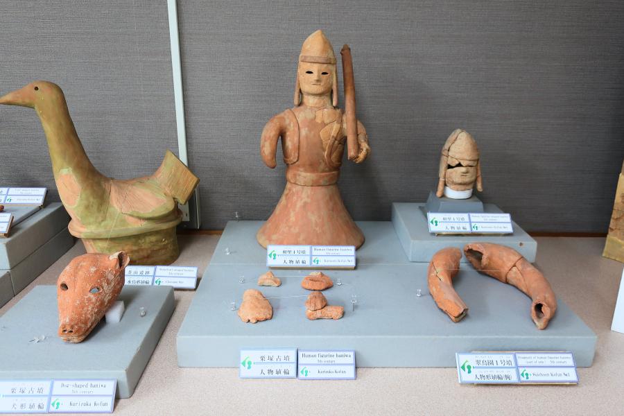 観光世界遺産墓山古墳(はかやまこふん)と向墓山古墳(むこうはかやまこふん)の写真