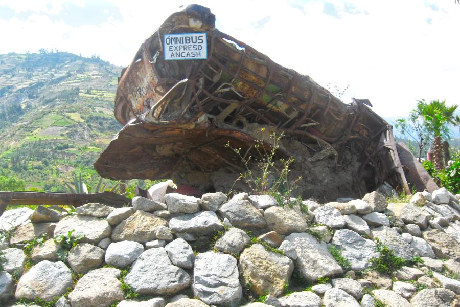 観光ユンガイ慰霊公園(Campo Santo Yungay)(標高2500m)(観光50分)の写真