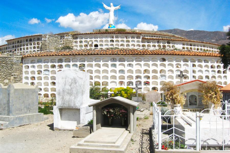 観光ユンガイ慰霊公園(Campo Santo Yungay)(標高2500m)(観光50分)の写真
