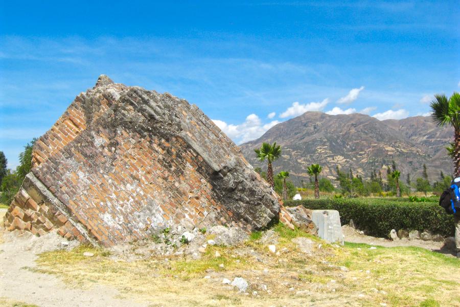 観光ユンガイ慰霊公園(Campo Santo Yungay)(標高2500m)(観光50分)の写真