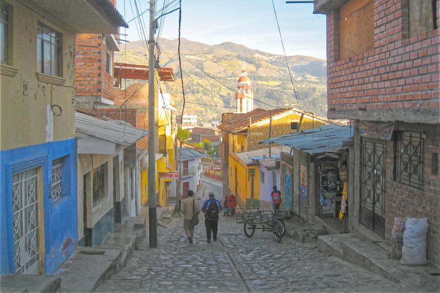 観光ワラス(Huaraz)(標高3100m)の写真