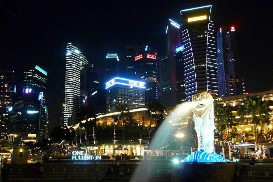 マーライオン像のライトアップと夜景@シンガポール観光の写真