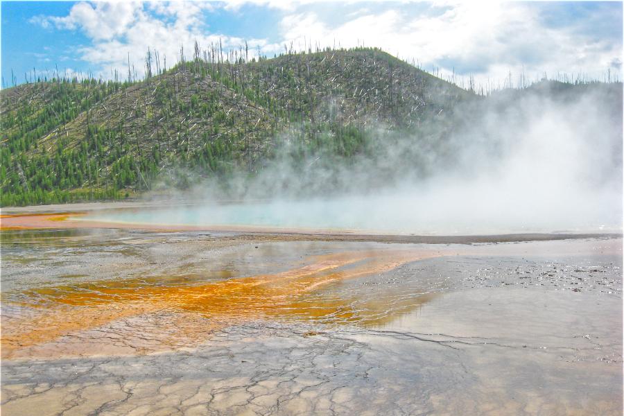 観光世界遺産グランド・プリズマティック・スプリング(Grand Prismatic Spring)の写真