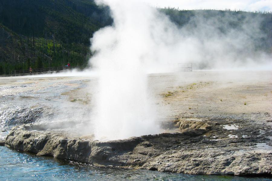 観光世界遺産ブラック・サンド・ベイスン(Black Sand Basin)の写真