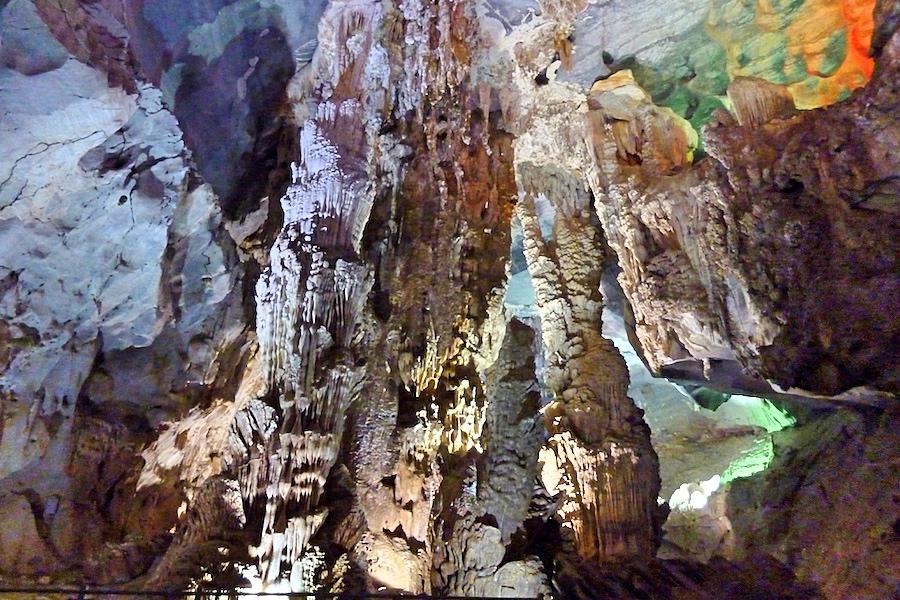 フエからのフォンニャ洞窟@ベトナム観光/写真