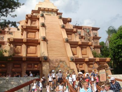 メキシコ館のピラミッド