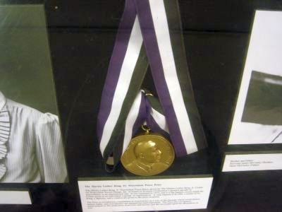 ノーベル平和賞のメダル