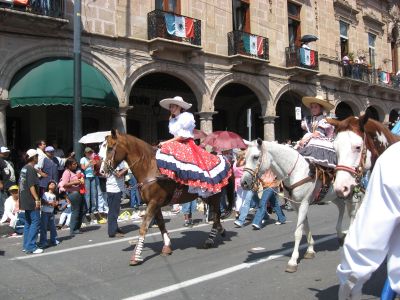 モレーロス祭のパレード
