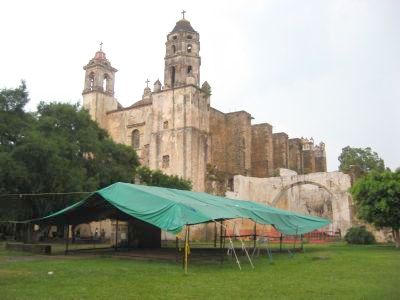 世界遺産の修道院。修復中