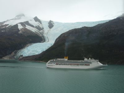 他のクルーズ船も氷河見学