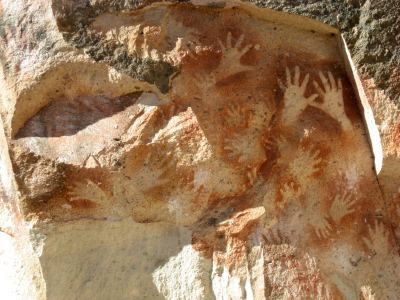 9000年前の手の壁画