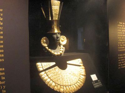 ラルコ博物館の黄金装飾品
