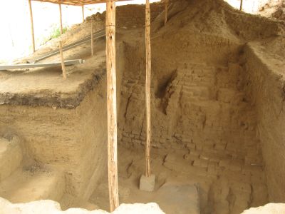 シパン遺跡の王墓の跡