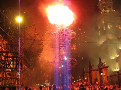 モレーリア旅行記!メキシコ独立の英雄の祭りで仕掛け花火やパレードを観光