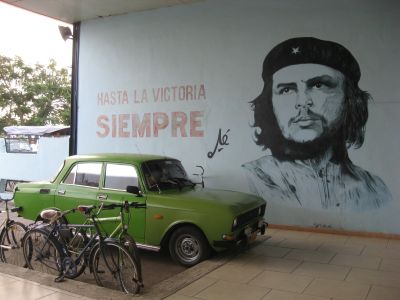 革命チェゲバラの生涯とサンタクララとバラデロ旅行記!キューバ戦士の霊廟やビーチ観光
