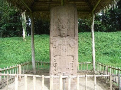 石碑に記されたマヤの歴史 in キリグア