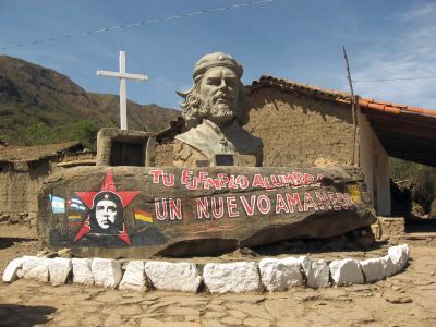 キューバ革命の英雄チェゲバラの墓!バジェグランデ旅行記!イゲラ村/チューロ渓谷も観光